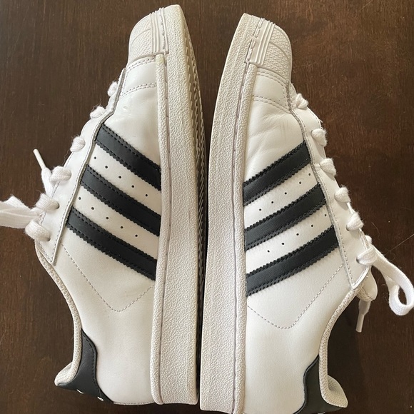 ❗️SOLD❗️Women’s Adidas Superstar - Picture 6 of 8